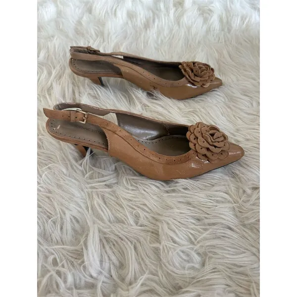 Adrienne Vittadini Women's Tan Suede‎ Floral Slingback Heels - Image 2
