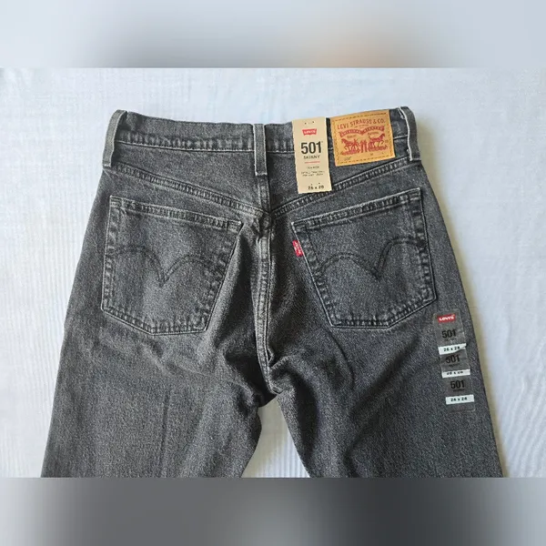 Levi's 501 Skinny High Rise Fitted Through Hip And‎ Thigh Size 26x28 - Image 8