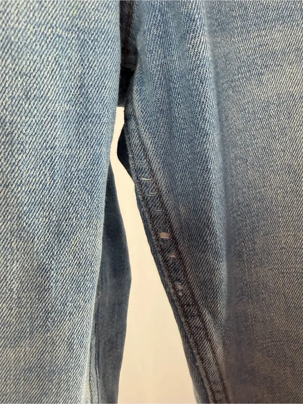 Abercrombie & Fitch Curve Love The Ankle Straight Ultra High Rise Jeans in Blue - Image 3
