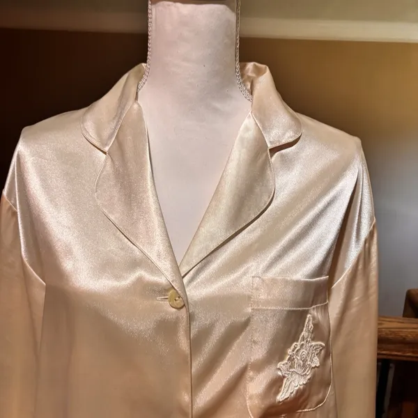 Victoria's Secret Satin Pajama Set Women's Medium Champagne Gold Long Sleeve Y2K - Image 4