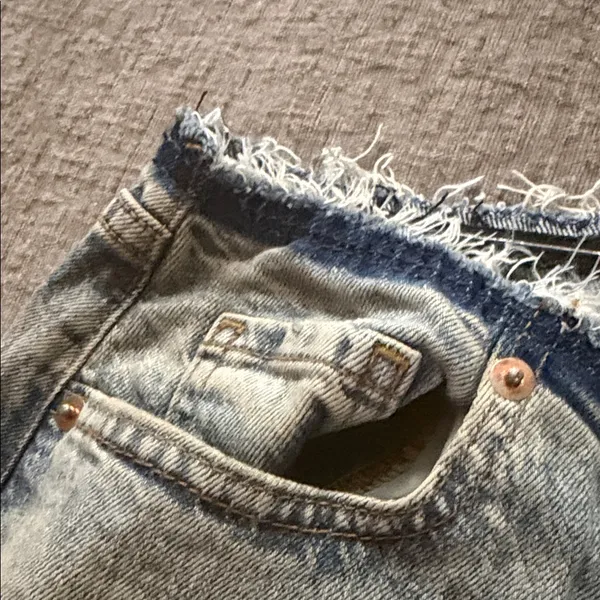 Wild Fable Light Wash Women's denim‎ skirt size 4 - Image 8