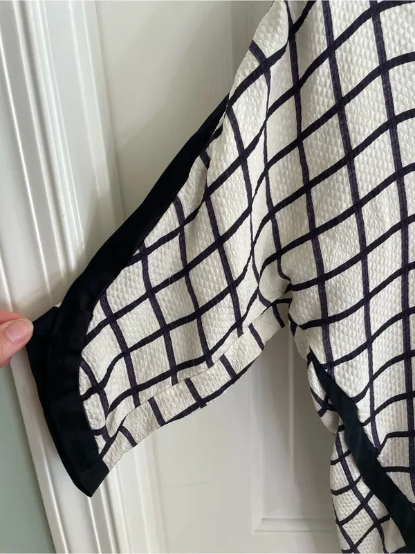 Isabel Marant Black and White Grid Print V-Neck Silk Blouse Size 38 US Size 6 - Image 3