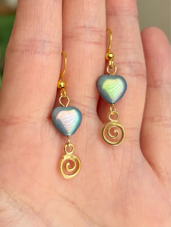 Handmade boho dainty whimsy quality Czech glass beads & swirl dangle earrings💜🩵💙 - Image 4
