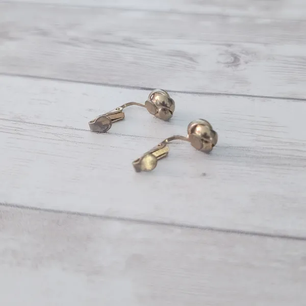 Vintage Clip On Earrings Twisted Design 3/8" - Heavy Tarnish/Discoloration - Image 5
