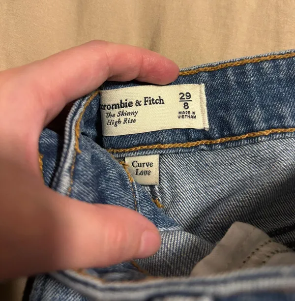 Abercrombie Jeans - Image 2
