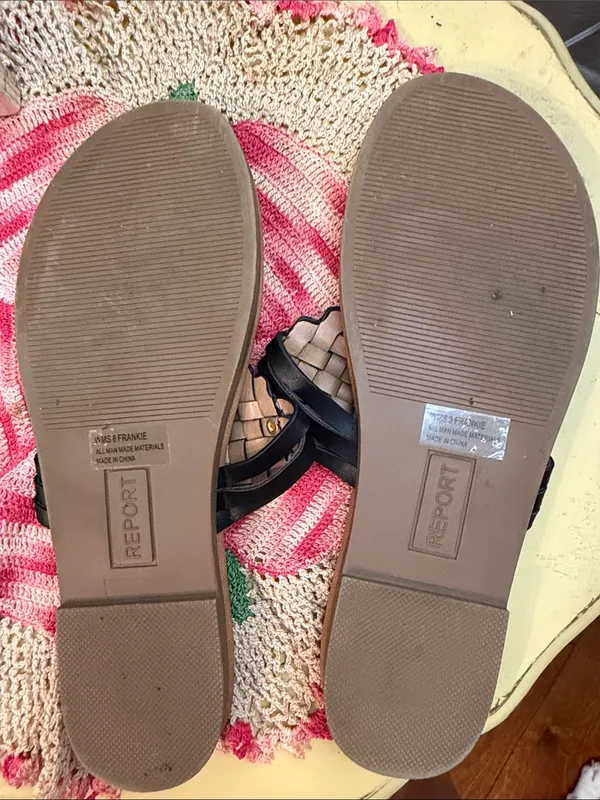 🩴🩴🩴3for 12$🩴🩴🩴Black Woven Thong Sandals - Women's Size 8 - Image 5