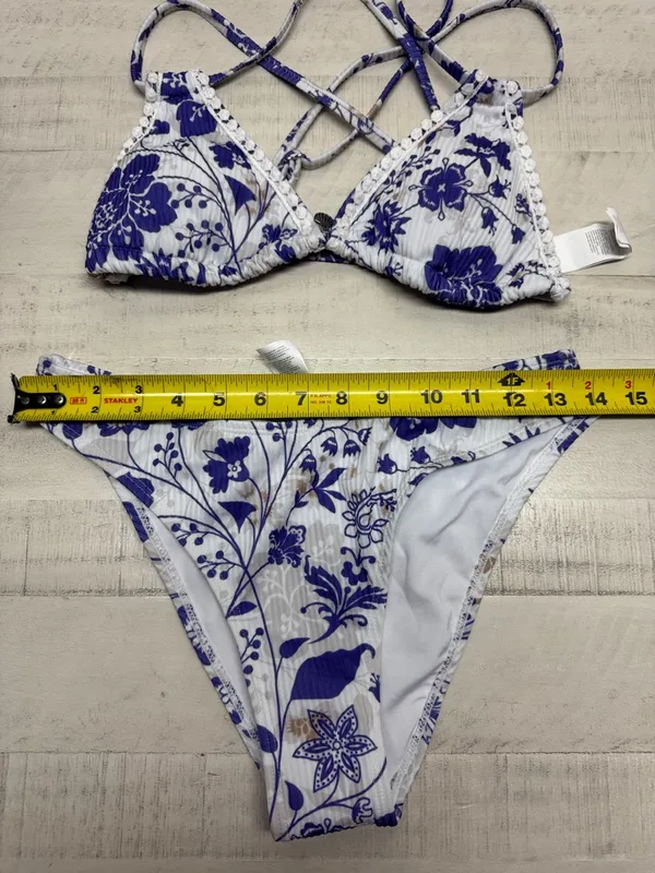 Cupshe Purple Blooms Triangle Bikini Top & Low-Rise Bottoms Set - Image 3