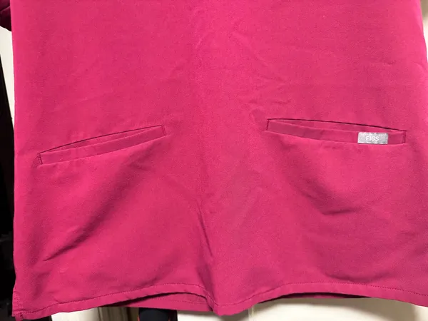 FIGS Scrub Top Casma Three-Pocket Dark Magenta - Image 3