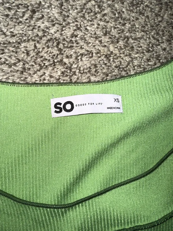 SO Juniors' Cropped Contrast Seam Ribbed Top in Lime Green - Image 3