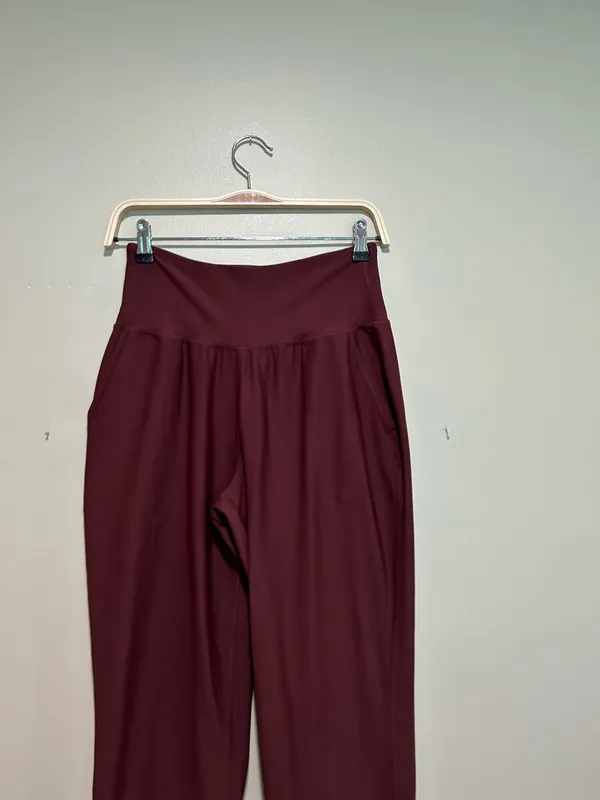 Old Navy joggers (M)  - Image 2