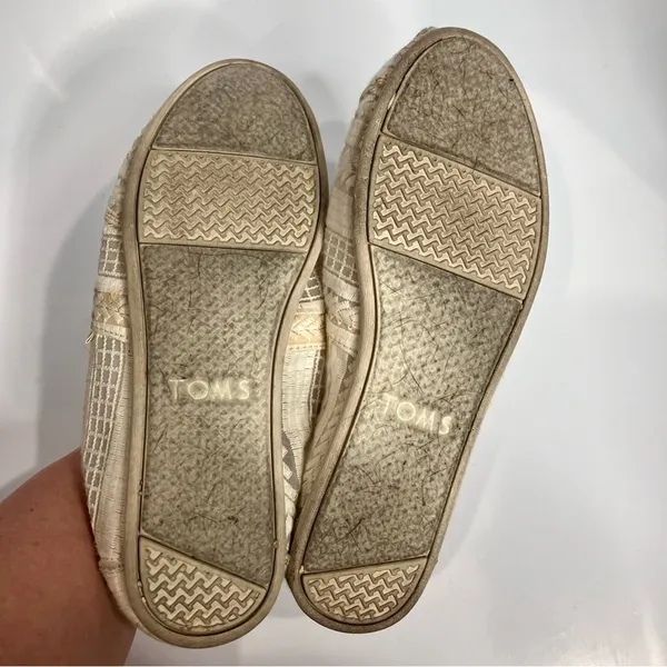 Toms off‎ white flats size 7 - Image 8