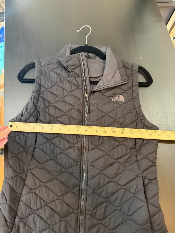 The North Face Thermoball Insulated Puffer Vest Size Small Black - Image 8