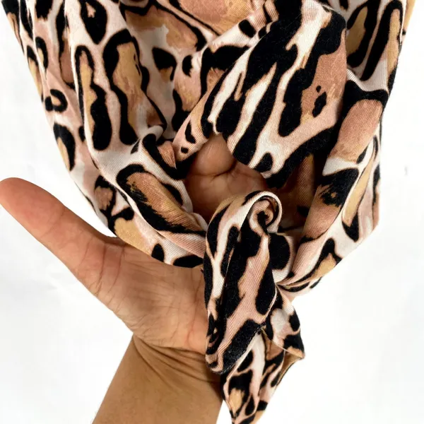 Aritzia Babaton Crop Top Womens M‎ Brown Stretch Leopard Scoop Neck Tie Front - Image 4