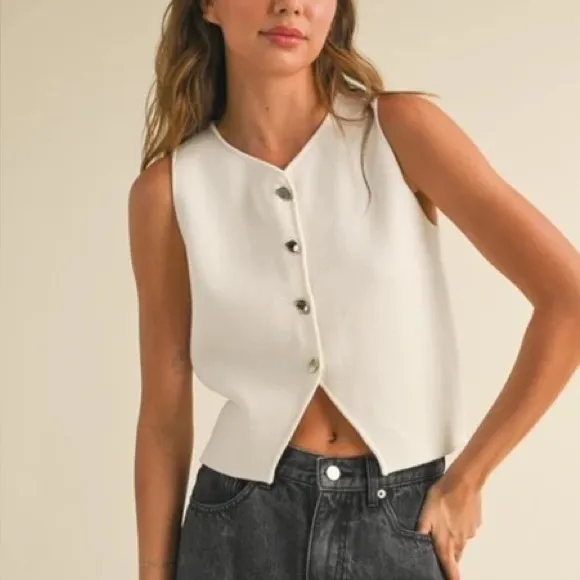 Zara NWT white short vest with silver buttons - Image 8