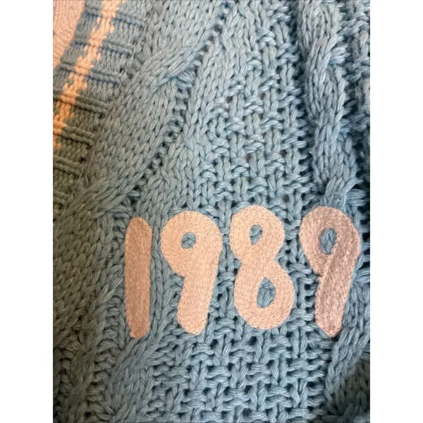 Taylor Swift Women’s 1989 Cardigan Light Blue Knit Sweater Embroidered M/L - Image 2