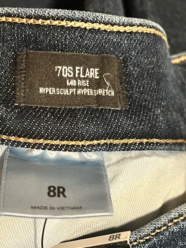 Womens sz8 NWT Express 70's Flare Midrise Hyper Sculpt/Hyper Stretch Jeans - Image 11