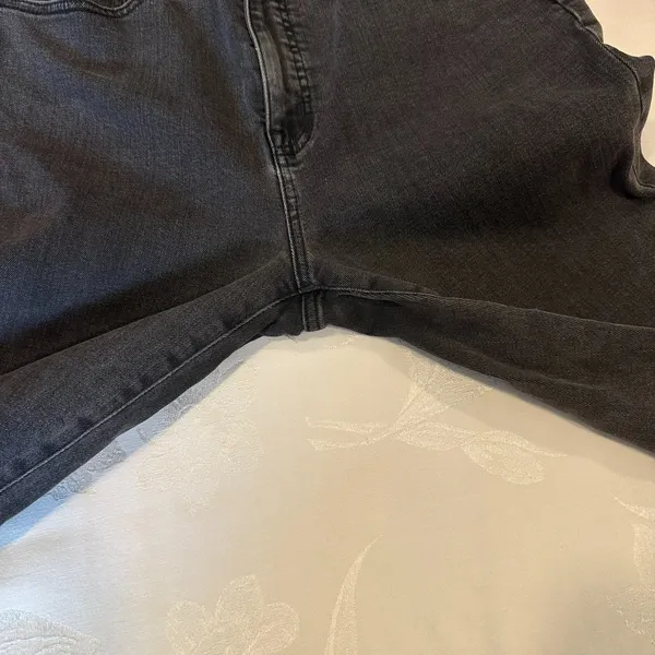 Madewell Women's Size-30 Black Wash Classic‎ Straight Leg Jeans - Image 10