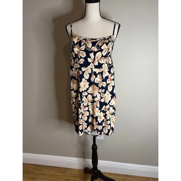Free People navy floral mini size medium NWT - Image 3