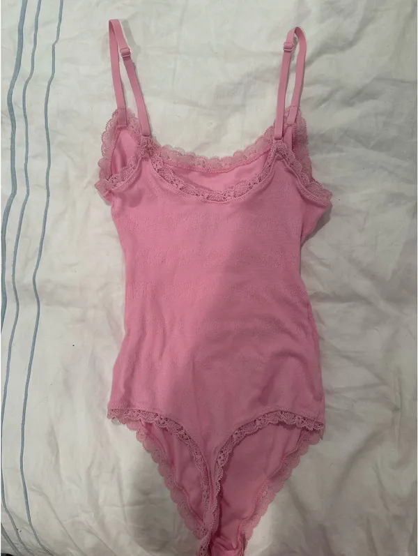 SKIMS Bodysuit - Image 4