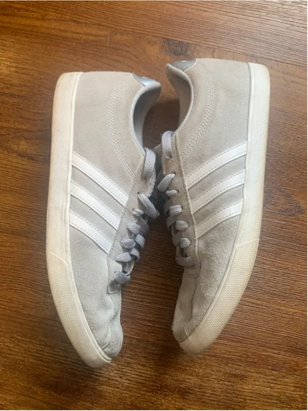 Women's Adidas Suede Sneakers in gray and White 8.5 - Image 4