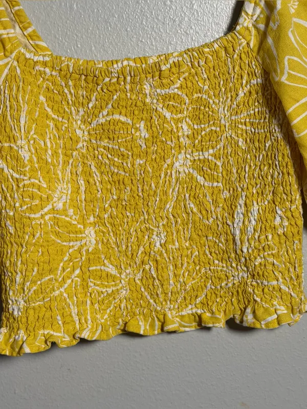 Universal Thread Women‎ Yellow Floral Smocked Puff Sleeve Crop Top Tropical S - Image 4