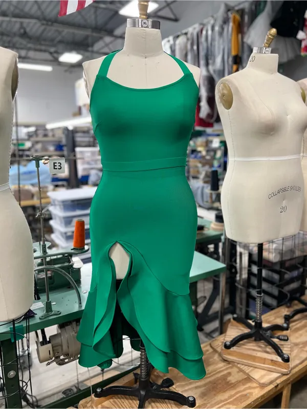Green Halter Neck Midi Dress with Ruffle Hem XL - Image 2