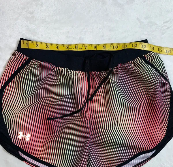 Under Armour heatgear striped shorts size M womens - Image 7