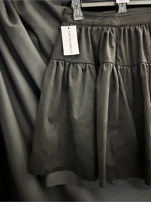 Yakira Bella Black Tiered Gia Skater Skirt XS NWT - Image 4