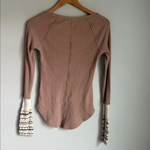 Free people alpine ski lodge cuff thermal in mushroom combo - Image 6