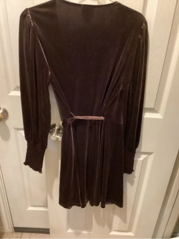 Francesca's Collections Brown Velvet Long Sleeve Wrap Dress - Image 5