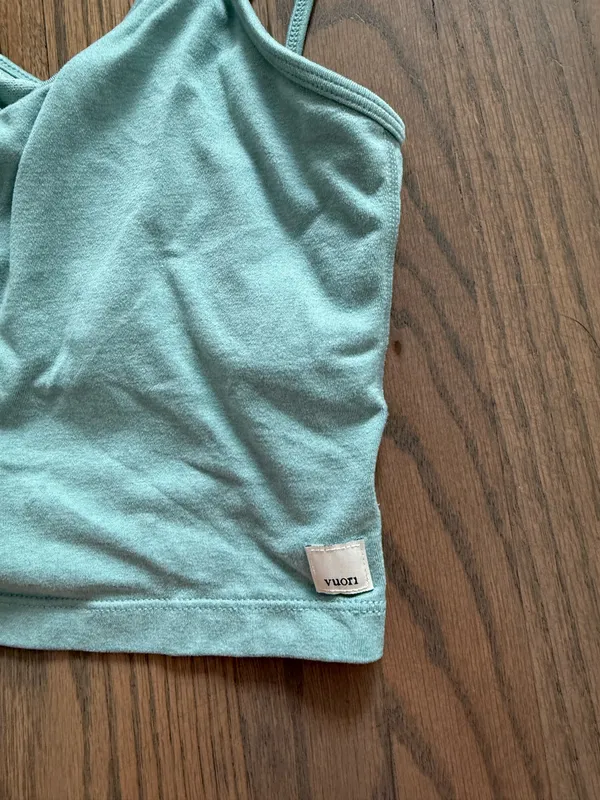 Vuori Tank Top Crop - Image 3
