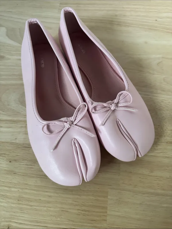 Cider Pale Pink Split-Toe Ballet Flats with Bow Accent NWOT - Image 2