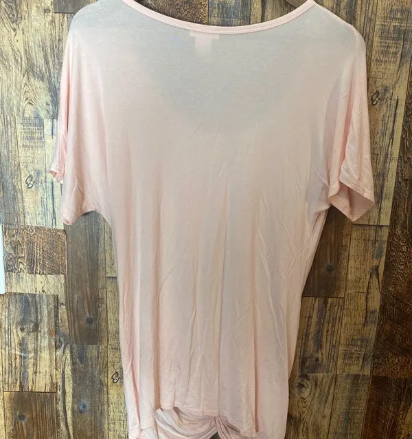 Women's Short Sleeve T-shirt Size Medium - Image 3