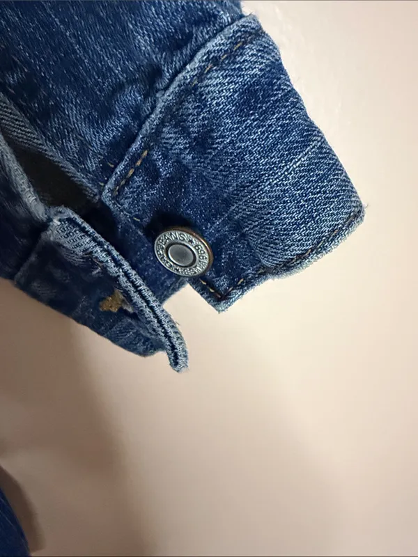 GAP Women's Medium Blue Denim Jean Jacket - Image 4