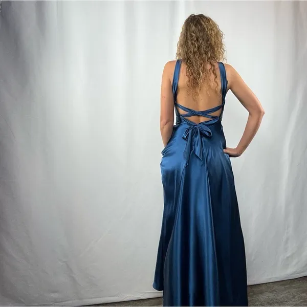 Vintage Jessica‎ McClintock for Gunne Sax Lace Up Back Gown in Blue Size 0 - Image 2