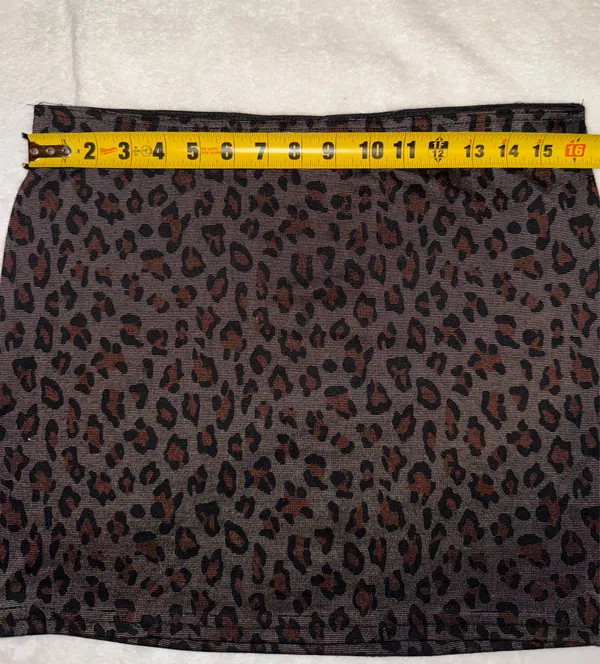 Forever 21 Skirt Mini brown leopard prints size Large - Image 2