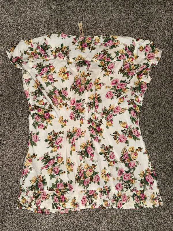 Honey Floral Lace-Trimmed Button-Up Top, Size Medium - Image 5
