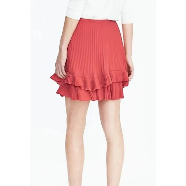 Banana Republic Women's Red Tiered Mini Skirt Size 4 - Image 2