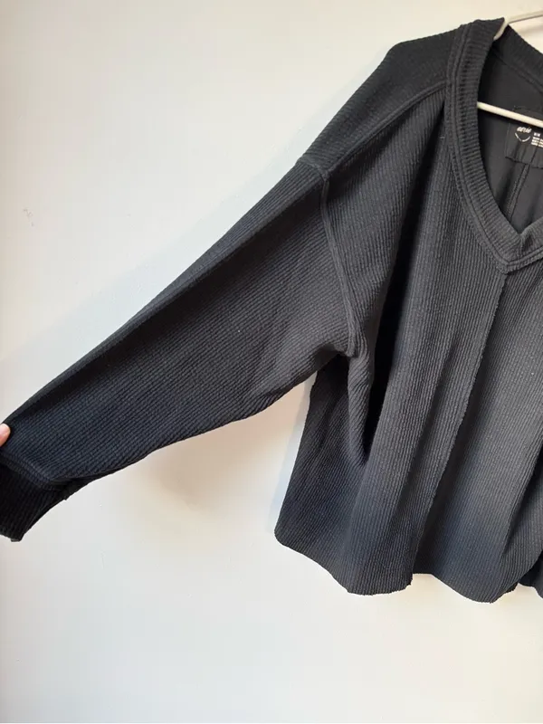 Aerie Waffle Knit Black V-Neck Ribbed Sweater Sweatshirt Black Size M Oversize - Image 3