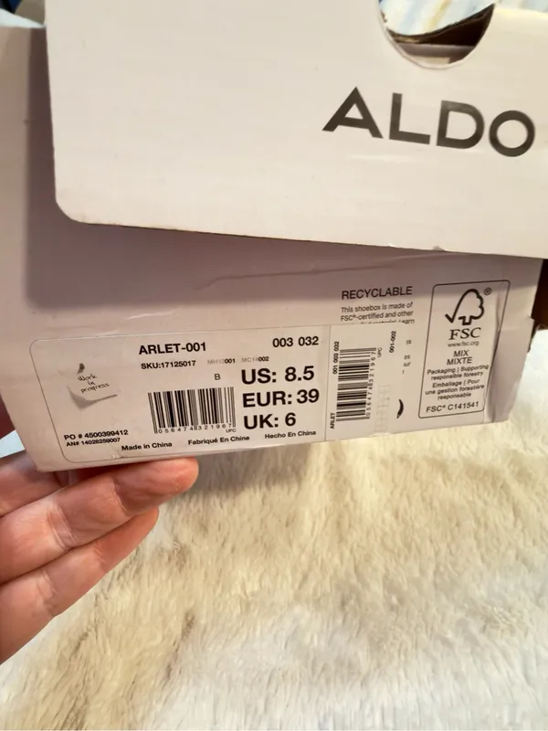 Aldo Women's Arlet Slip Ons, Black, 8.5- New in Box - Image 5