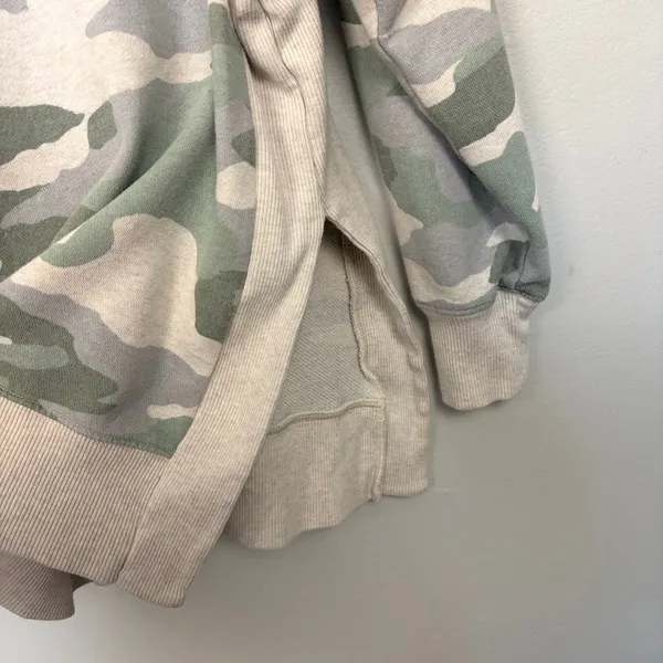 Aerie Camo Crewneck Sweatshirt Drop Shoulder Side‎ Slit Casual Size Small - Image 5