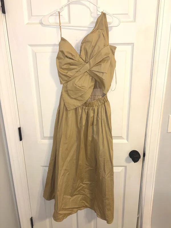 Strut & Bolt Bow Dress Taupe Size Small - Image 2