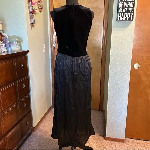 Rabbit Rabbit Rabbit Designs vintage black sleeveless velvet satin dress 8 goth - Image 3