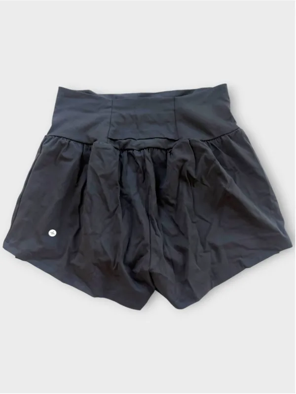 Size L Halara SoftlyZero Airy Super High Waisted 2-in-1 Yoga Shorts Black - Image 2