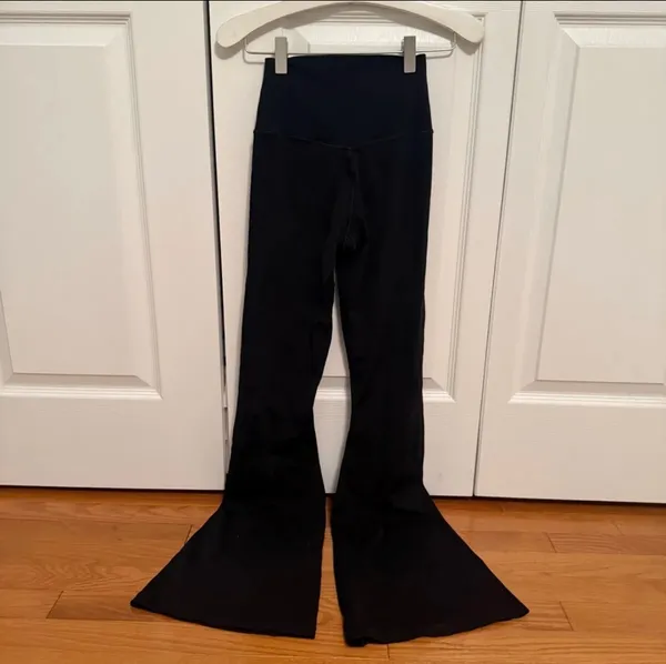 Aerie Offline Crossover Waist Flare Leggings in Black - Image 3