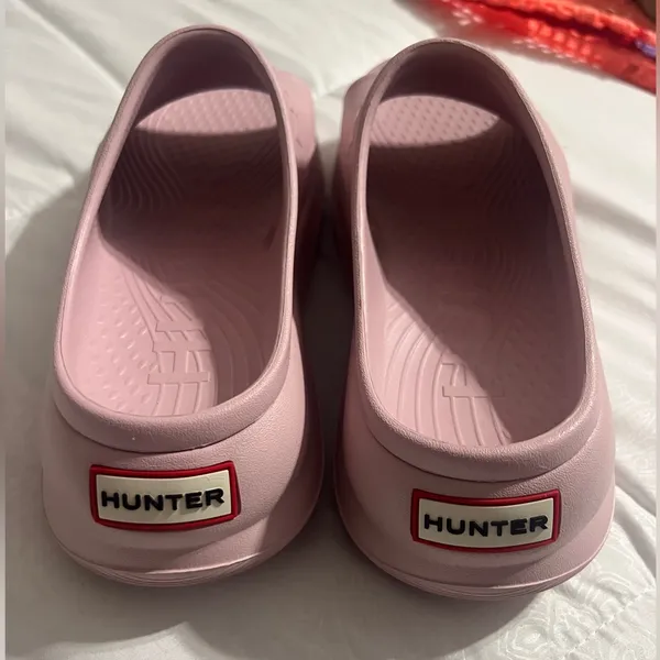 Hunter Light Pink Slide Clogs - Image 7