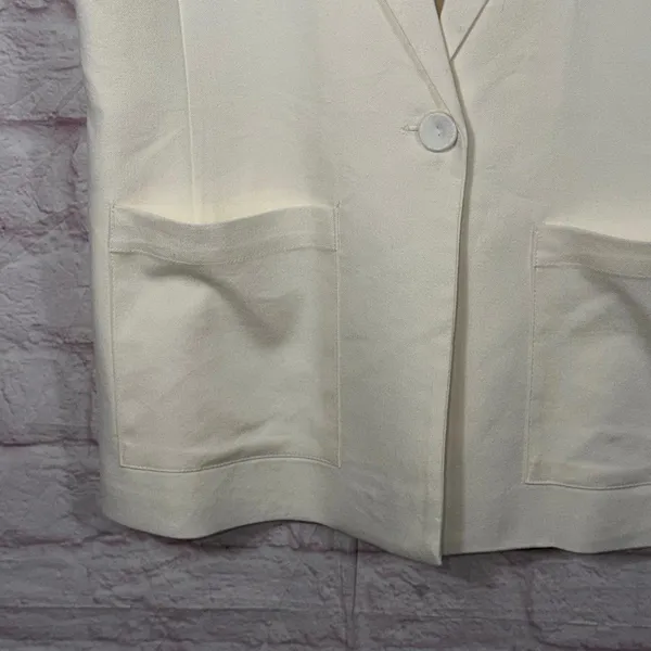 Nicole Miller Artelier Women's Sleeveless White Vest Small NWT - Image 2