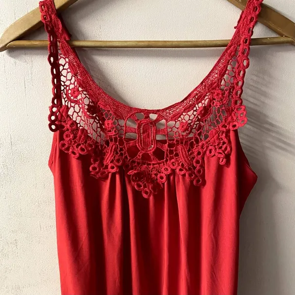 Red Crochet Neckline Top Size M EUC Size M - Image 4