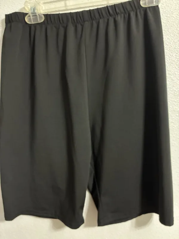 Source Unknown 2 piece Black V-Neck Top and Elastic Waist Shorts Set XL - Image 3