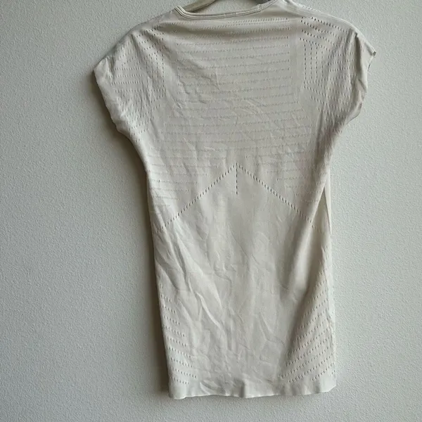 Lululemon Time Warp Short Sleeve Ghost Cream Tan Seamless Size 4? small? Laser - Image 5